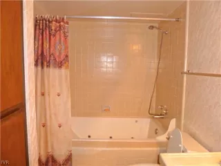 Photo #4: 941410 Listing