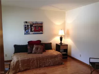 Photo #6: 941661 Listing