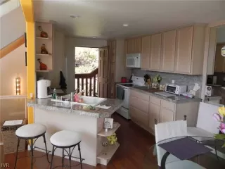 Photo #5: 941746 Listing