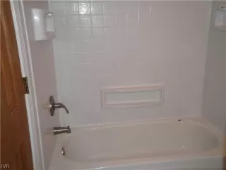 Photo #6: 941753 Listing