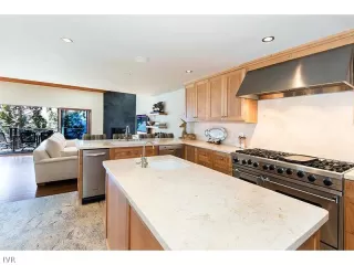 Photo #6: 941878 Listing