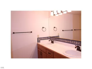 Photo #6: 941993 Listing