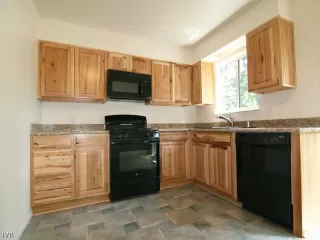 Photo #4: 942027 Listing