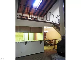 Photo #4: 942200 Listing 