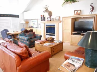 Photo #6: 942578 Listing