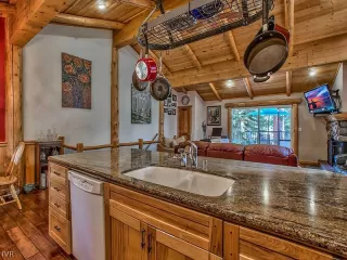 Photo #5: 942667 Listing