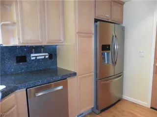 Photo #5: 942751 Listing