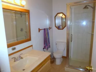 Photo #4: 942765 Listing