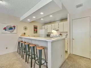 Photo #6: 942990 Listing