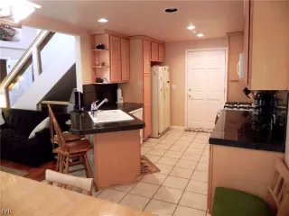 Photo #4: 943223 Listing