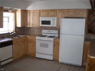 Photo #5: 943341 Listing