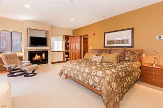 Photo #5: 943370 Listing